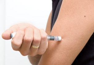 Tiêm insulin bằng bút tiêm